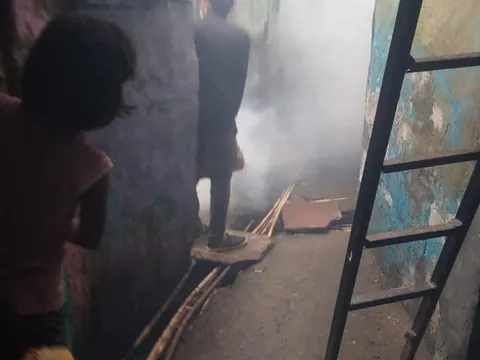 आई जी कैंप 2 में एंटी मलेरिया फॉगिंग — 8