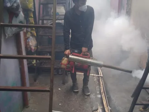 आई जी कैंप 2 में एंटी मलेरिया फॉगिंग — 9