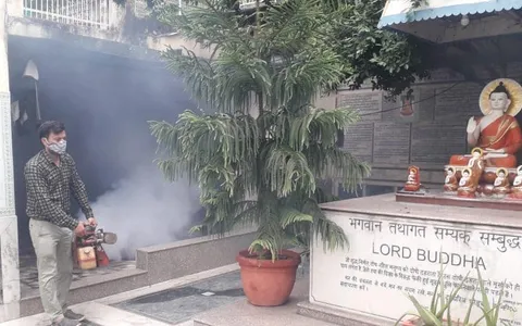 आई जी कैंप 1 (सिद्धार्थ नगर) में एंटी मलेरिया फॉगिंग