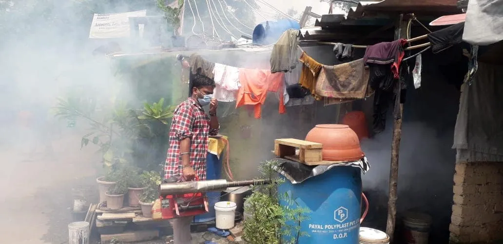 आई जी कैंप 3 (सिद्धार्थ एक्सटेंशन पॉकेट सी) में एंटी मलेरिया फॉगिंग — तस्वीर 2 में से 9