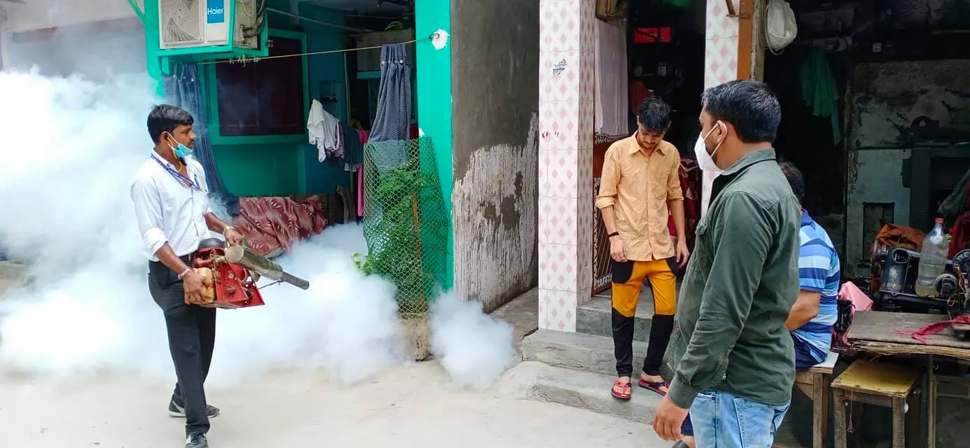 सनलाइट कॉलोनी नं 1 में एंटी मलेरिया फॉगिंग — तस्वीर 3 में से 19