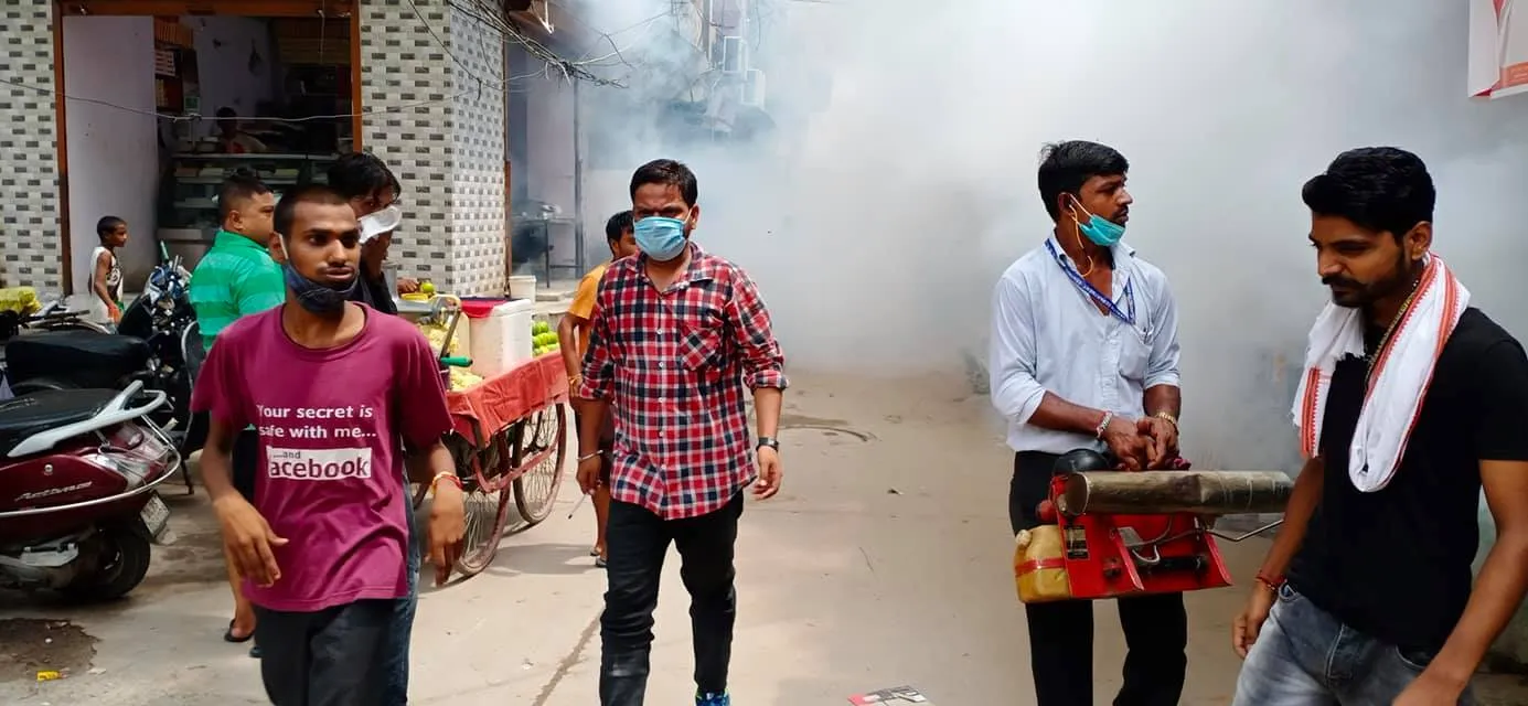 सनलाइट कॉलोनी नं 1 में एंटी मलेरिया फॉगिंग — तस्वीर 4 में से 19