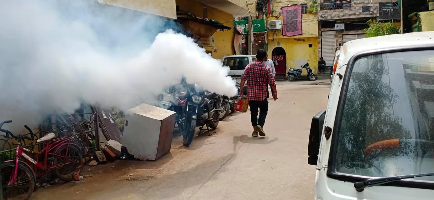 सनलाइट कॉलोनी नं 1 में एंटी मलेरिया फॉगिंग — तस्वीर 12 में से 19