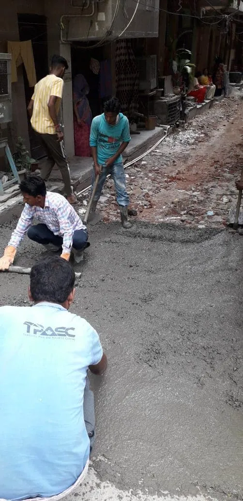 धोबी बस्ती में गलियों के नवनिर्माण कार्य का शुभारंभ — तस्वीर 2 में से 7