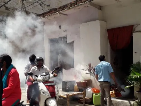 सिद्धार्थ बस्ती में एंटी मलेरिया फॉगिंग — 6