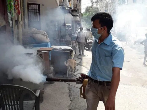 सिद्धार्थ बस्ती में एंटी मलेरिया फॉगिंग — 7