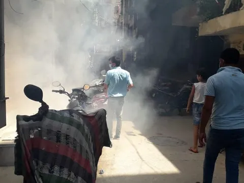 सिद्धार्थ बस्ती में एंटी मलेरिया फॉगिंग — 12