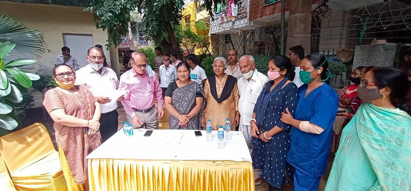 मदर डेयरी पार्क में खाली कमरा सिलाई मशीन सेंटर हेतु समर्पित — तस्वीर 2 में से 15