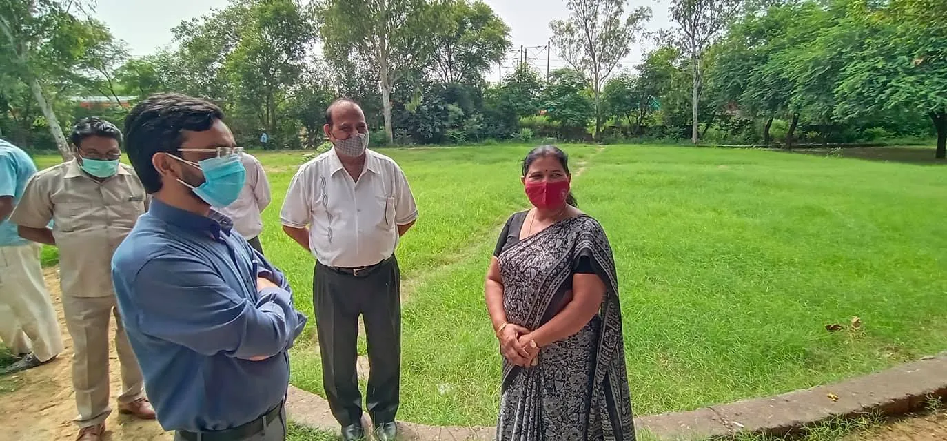 पॉकेट सी गेट नं 06 पार्क का उपायुक्त संग सर्वे — तस्वीर 1 में से 6