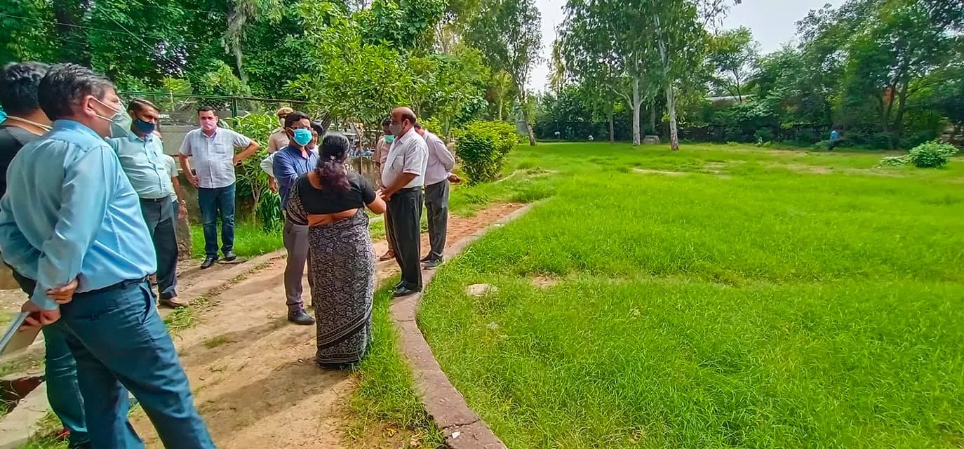पॉकेट सी गेट नं 06 पार्क का उपायुक्त संग सर्वे — तस्वीर 2 में से 6