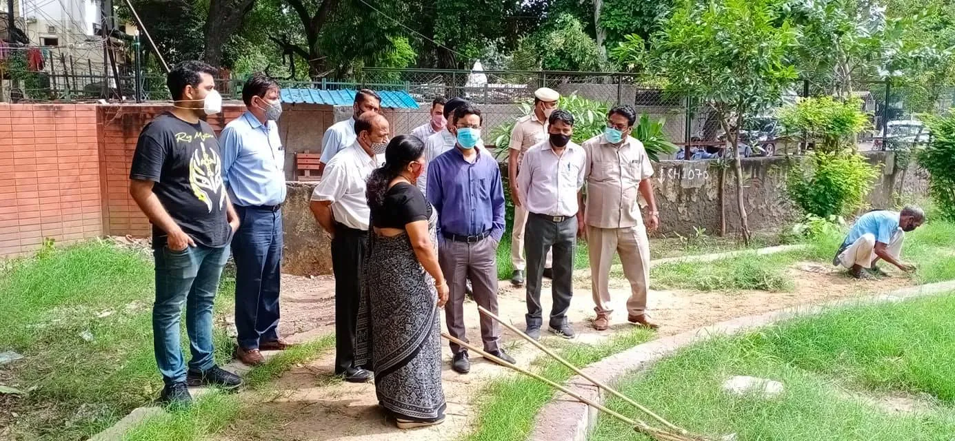 पॉकेट सी गेट नं 06 पार्क का उपायुक्त संग सर्वे — तस्वीर 4 में से 6