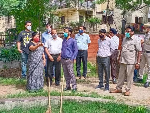 पॉकेट सी गेट नं 06 पार्क का उपायुक्त संग सर्वे — 5