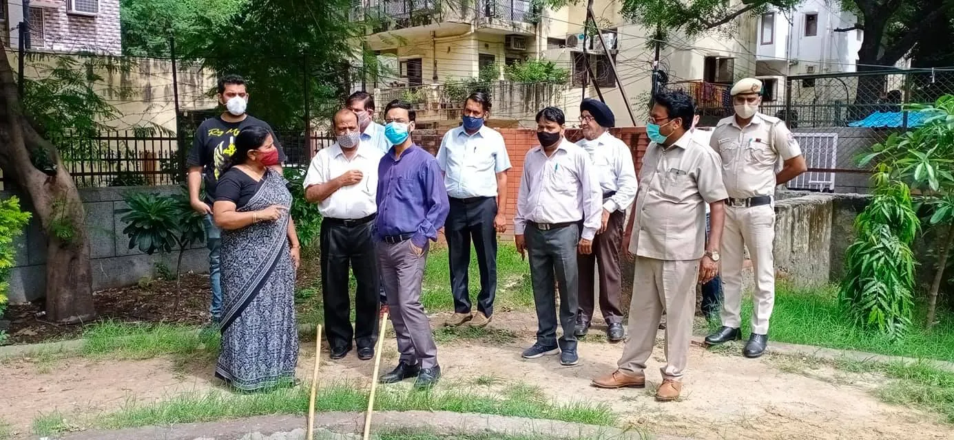 पॉकेट सी गेट नं 06 पार्क का उपायुक्त संग सर्वे — तस्वीर 6 में से 6