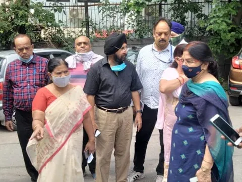 सिद्धार्थ एक्सटेंशन पॉकेट बी का आरडब्ल्यूए संग निरीक्षण — 3