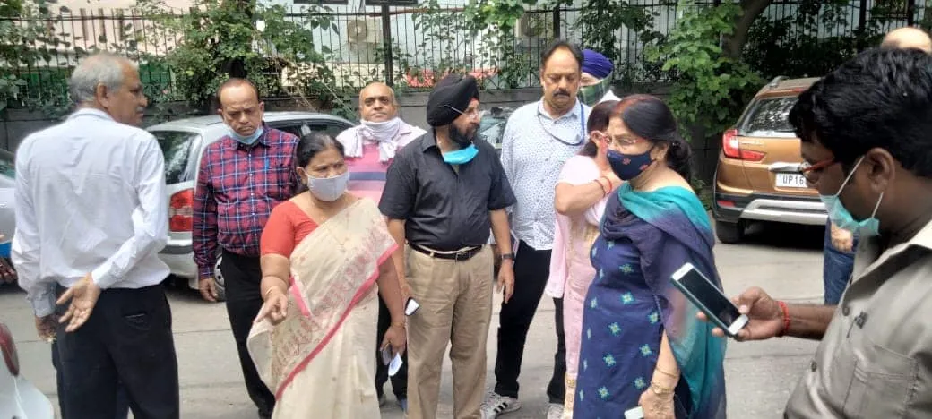 सिद्धार्थ एक्सटेंशन पॉकेट बी का आरडब्ल्यूए संग निरीक्षण — तस्वीर 3 में से 21
