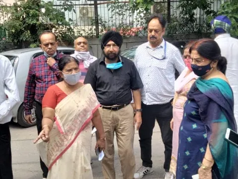 सिद्धार्थ एक्सटेंशन पॉकेट बी का आरडब्ल्यूए संग निरीक्षण — 9