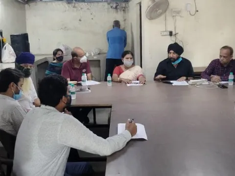 सिद्धार्थ एक्सटेंशन पॉकेट बी का आरडब्ल्यूए संग निरीक्षण — 15