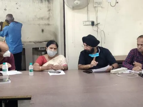 सिद्धार्थ एक्सटेंशन पॉकेट बी का आरडब्ल्यूए संग निरीक्षण — 16