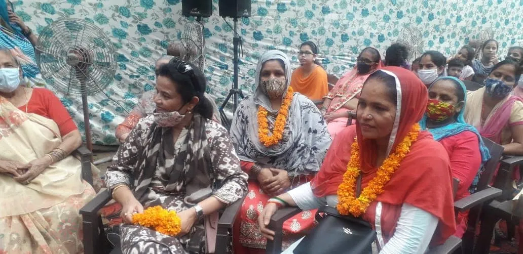 वार्ड कार्यालय में श्री कृष्ण जन्माष्टमी महोत्सव — तस्वीर 12 में से 18
