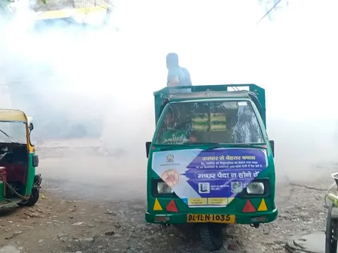 वार्ड 143 में फॉगिंग मशीन चलवाई गई — 3