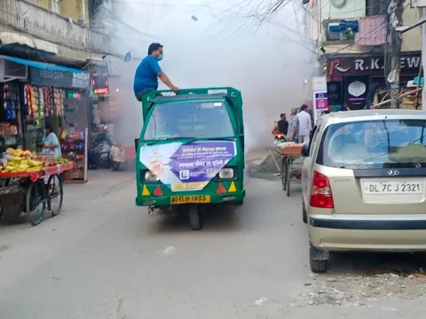 वार्ड 143 में फॉगिंग मशीन चलवाई गई — 5