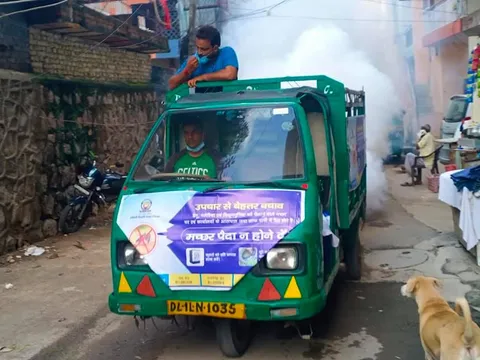 वार्ड 143 में फॉगिंग मशीन चलवाई गई — 8
