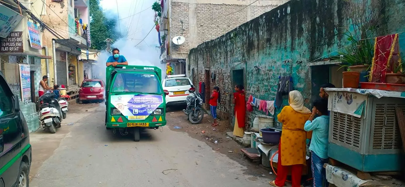 वार्ड 143 में फॉगिंग मशीन चलवाई गई — तस्वीर 9 में से 29
