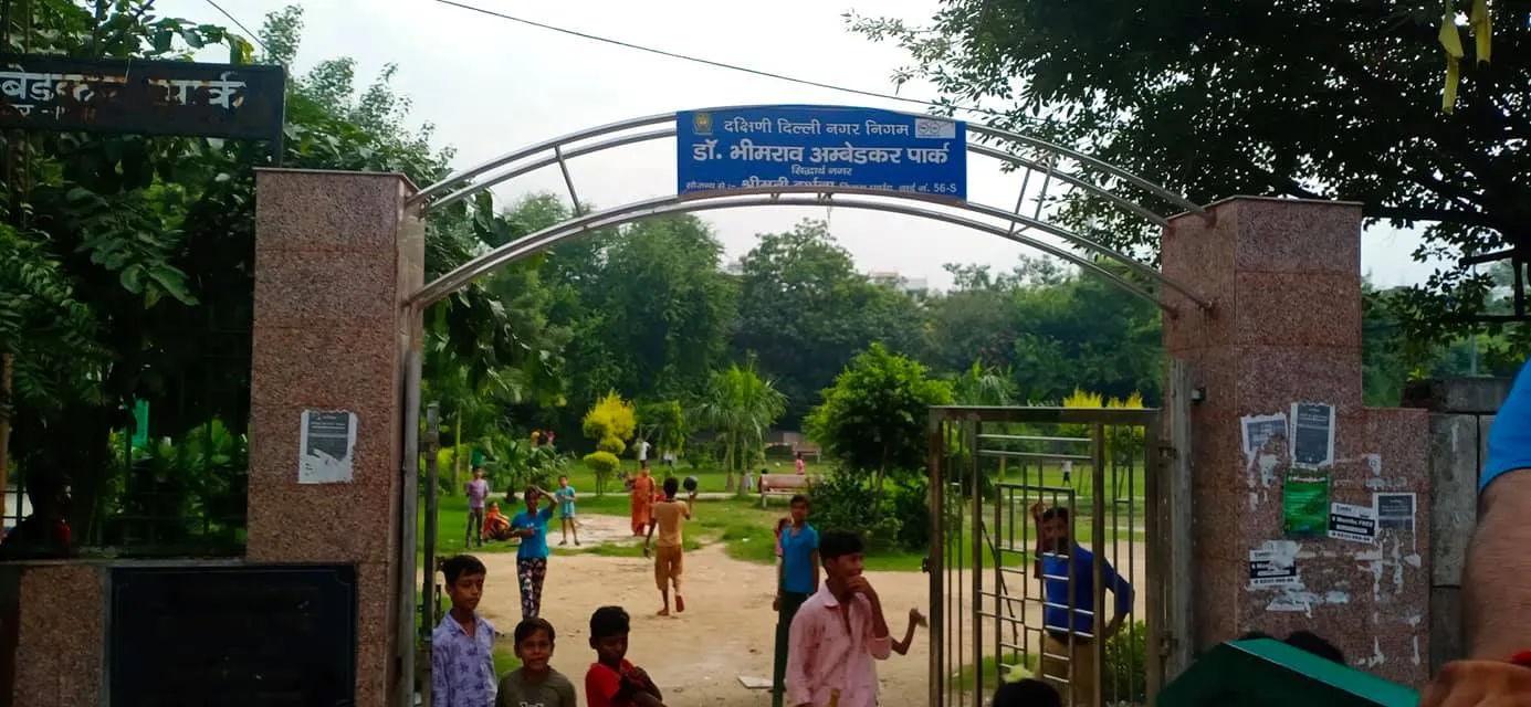 वार्ड 143 में फॉगिंग मशीन चलवाई गई — तस्वीर 11 में से 29