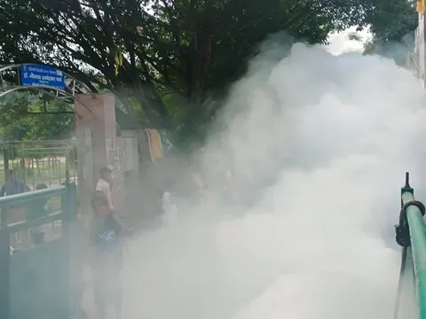 वार्ड 143 में फॉगिंग मशीन चलवाई गई — 12