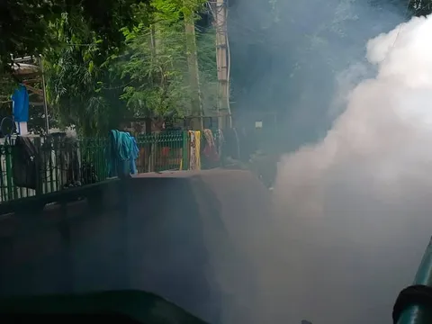 वार्ड 143 में फॉगिंग मशीन चलवाई गई — 14