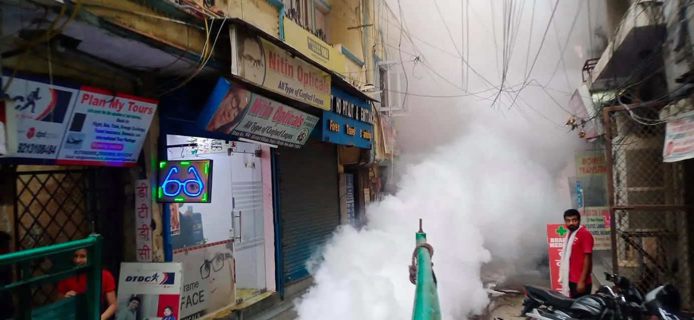 वार्ड 143 में फॉगिंग मशीन चलवाई गई — तस्वीर 25 में से 29