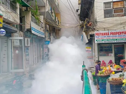 वार्ड 143 में फॉगिंग मशीन चलवाई गई — 26
