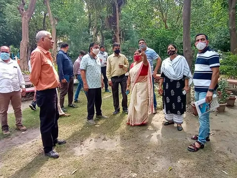 सिद्धार्थ एक्सटेंशन पॉकेट C में पार्षद का निरीक्षण दौरा — 7