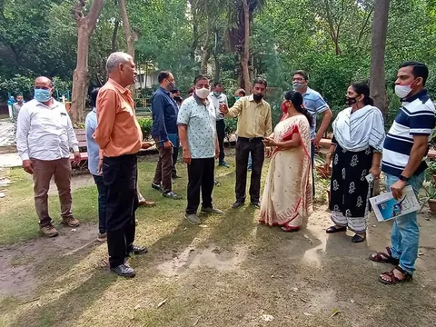 सिद्धार्थ एक्सटेंशन पॉकेट C में पार्षद का निरीक्षण दौरा — 8