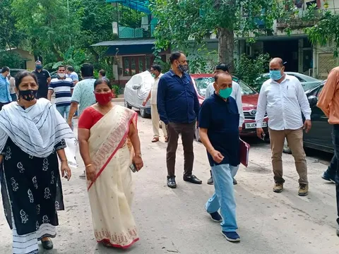 सिद्धार्थ एक्सटेंशन पॉकेट C में पार्षद का निरीक्षण दौरा — 10
