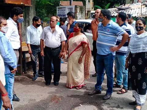 सिद्धार्थ एक्सटेंशन पॉकेट C में पार्षद का निरीक्षण दौरा — 15