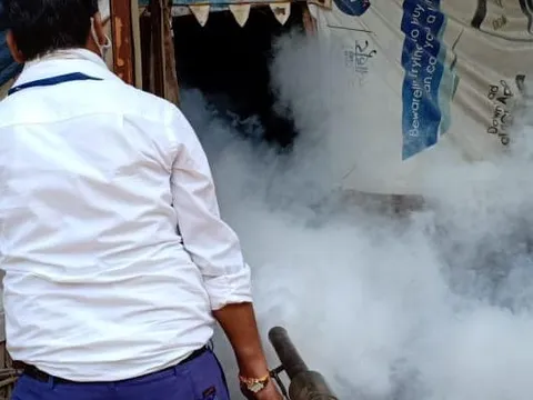मूलचंद बस्ती और बेला गांव राजघाट में एंटी मलेरिया फॉगिंग — 3