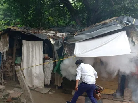 मूलचंद बस्ती और बेला गांव राजघाट में एंटी मलेरिया फॉगिंग — 5