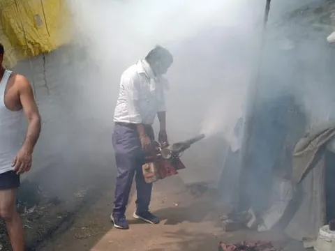 मूलचंद बस्ती और बेला गांव राजघाट में एंटी मलेरिया फॉगिंग — 6