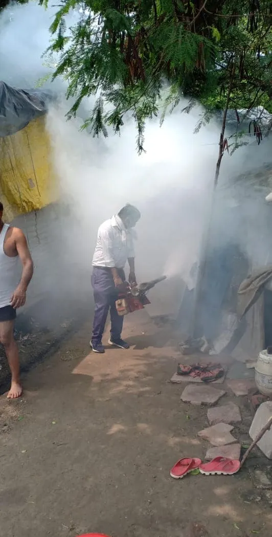 मूलचंद बस्ती और बेला गांव राजघाट में एंटी मलेरिया फॉगिंग — तस्वीर 6 में से 9