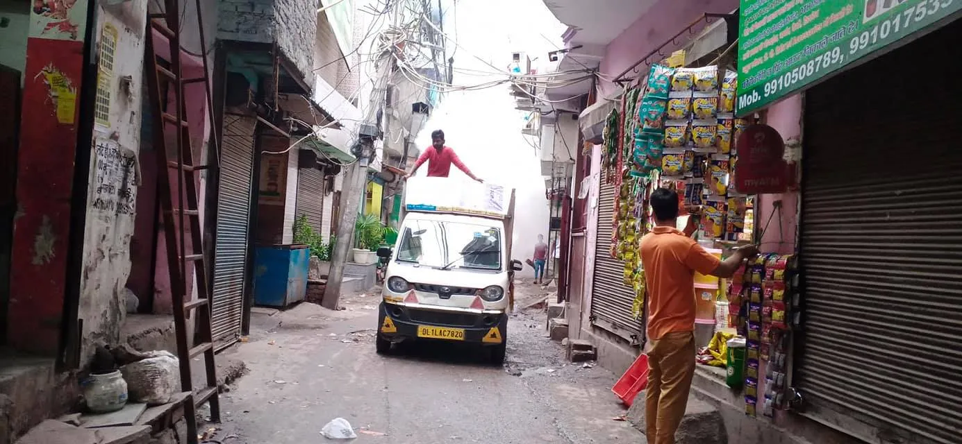 सराय काले खां, रेलवे लाइन रोड और नगलि रजापुर में एंटी मलेरिया फॉगिंग — तस्वीर 1 में से 12