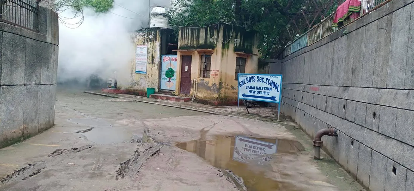 सराय काले खां, रेलवे लाइन रोड और नगलि रजापुर में एंटी मलेरिया फॉगिंग — तस्वीर 5 में से 12