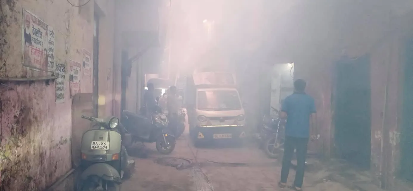 सराय काले खां, रेलवे लाइन रोड और नगलि रजापुर में एंटी मलेरिया फॉगिंग — तस्वीर 7 में से 12