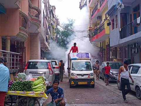 सराय काले खां, रेलवे लाइन रोड और नगलि रजापुर में एंटी मलेरिया फॉगिंग — 11