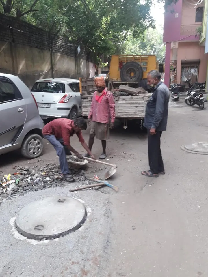 सराय काले खां, रेलवे लाइन रोड और नगलि रजापुर में एंटी मलेरिया फॉगिंग — तस्वीर 12 में से 12