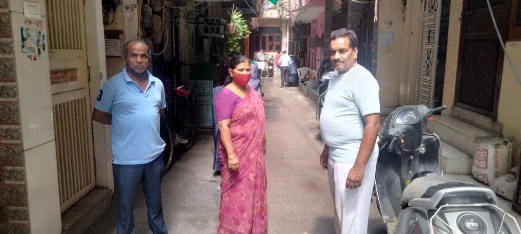 आश्रम कोली कैम्प में एंटी मलेरिया फॉगिंग — तस्वीर 2 में से 4