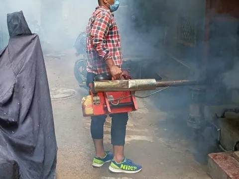 सनलाइट कॉलोनी नं – I की मद्रासी कॉलोनी में एंटी मलेरिया फॉगिंग — 2