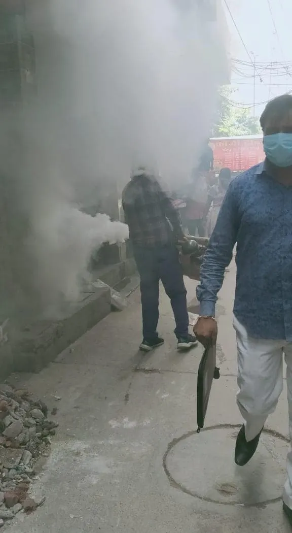 नगलि रजापुर एवम् नगलि एमसीडी स्कूल में एंटी मलेरिया फॉगिंग — तस्वीर 1 में से 6