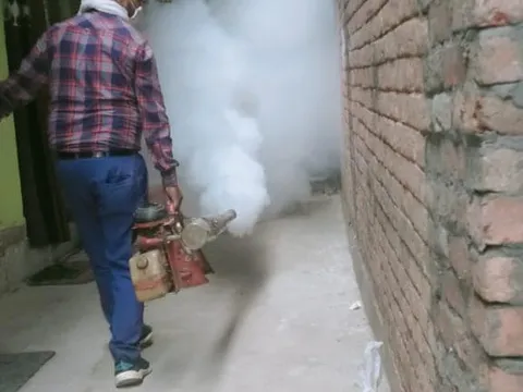 नगलि रजापुर एवम् नगलि एमसीडी स्कूल में एंटी मलेरिया फॉगिंग — 2