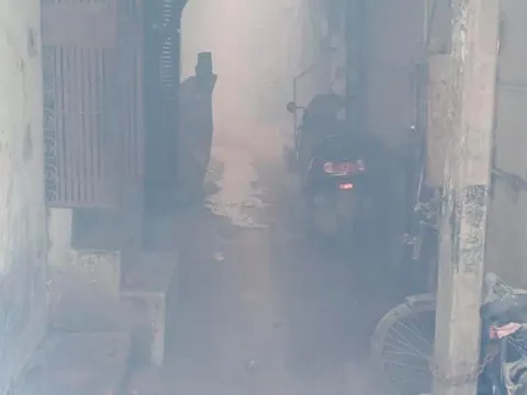 सिद्धार्थ बस्ती, MCD स्कूल और सिद्धार्थ बस्ती मंदिर में एंटी मलेरिया फॉगिंग — 2